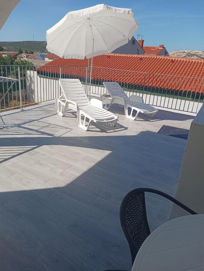 Val Apartmani, Stara Novalja Eksteriør billede