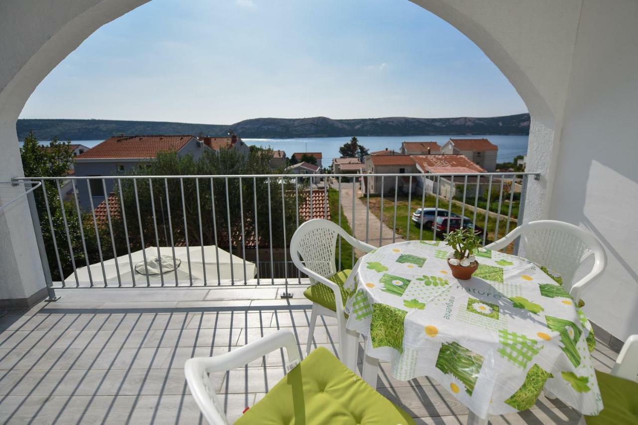 Val Apartmani, Stara Novalja Eksteriør billede