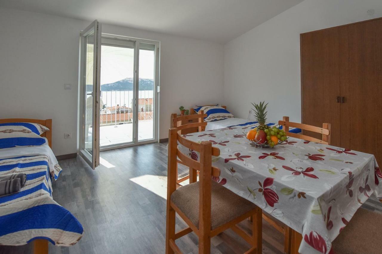 Val Apartmani, Stara Novalja Eksteriør billede