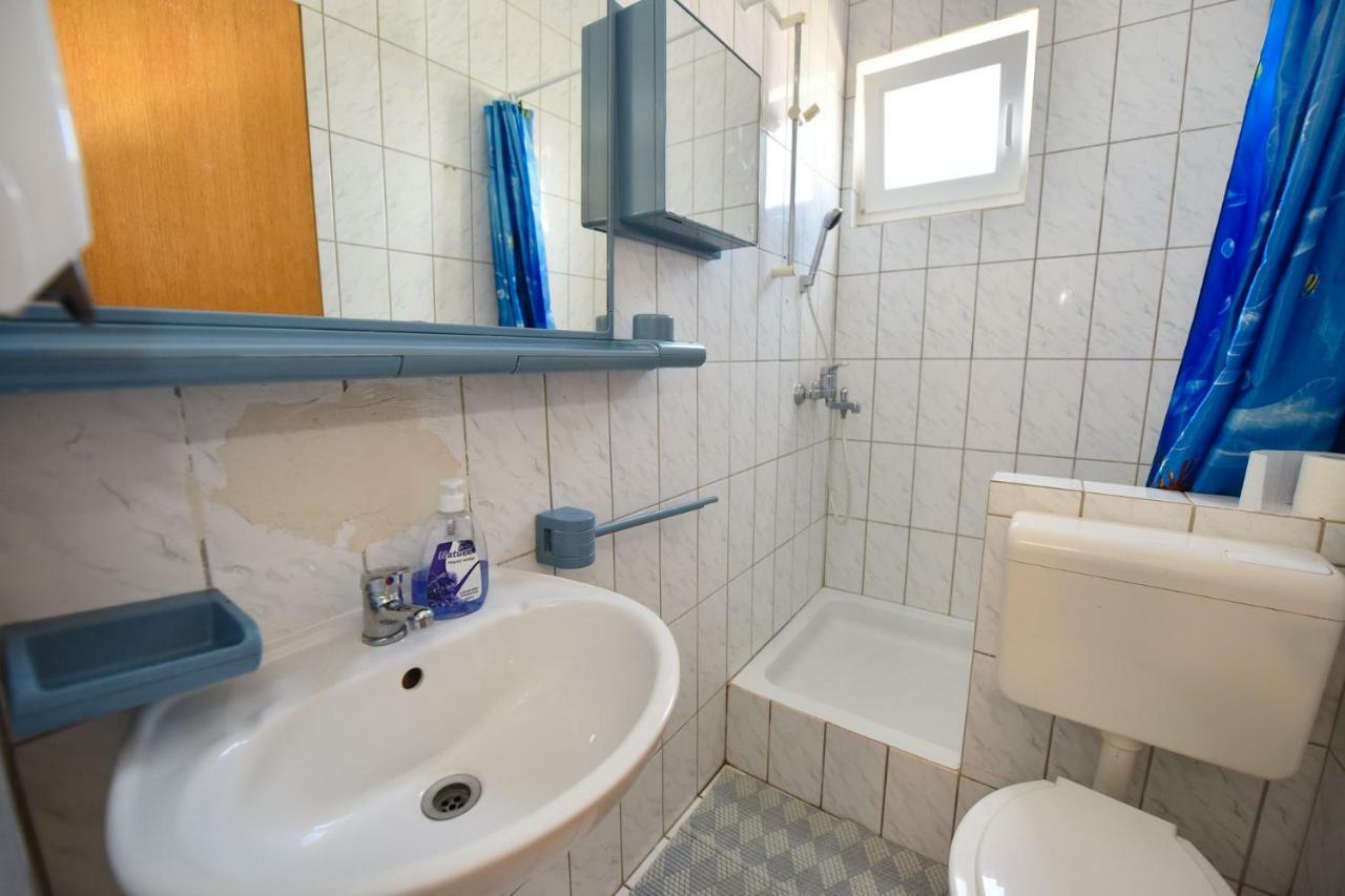 Val Apartmani, Stara Novalja Eksteriør billede